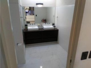 Foto 19 de CASA DE 5 AMB EN IMPECABLE ESTADO A PASOS DE AV. CAZÓN