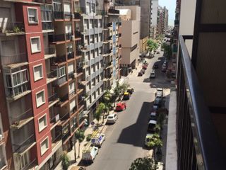 TEMPORADA 2023 MAR DEL PLATA. 2 Ambientes a la calle con balcon. Plaza Colon