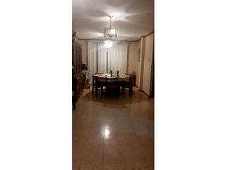 Foto 1 de VENDO AMPLIA CASA EN SAMANES 3