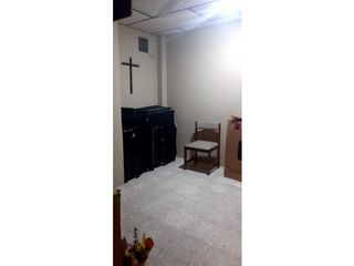 Foto 4 de VENDO AMPLIA CASA EN SAMANES 3