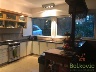 Foto 10 de CARILO - AVESTRUZ Y ROBLES - CASA EN VENTA.