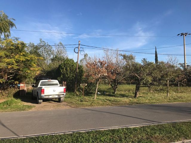 Arturo Illia y Los Nogales    - venta de Terreno en Funes