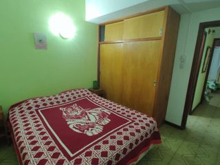 Casa en venta con 3 dormitorios mas departamento 3 ambientes