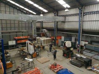 VENDO BODEGA INDUSTRIAL SUR DE QUITO, ALTO IMPACTO