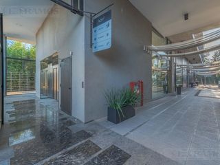 LJ RAMOS | ALQUILA | OFICINA PLATA LIBRE LUMINOSA 300m2| SMALL CENTER, PILAR