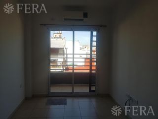 Alquiler de departamento de 2 ambientes con balcón en Villa Dominico