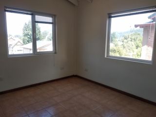 Foto 4 de Se Vende Cómodo Departamento de Dos Dormitorios en Villa P.  La Cascada