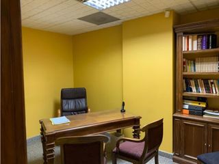 Foto 5 de Norte Guayaquil Edificio Las Camaras oficina amoblada 100 m2