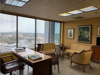 Foto 2 de Norte Guayaquil Edificio Las Camaras oficina amoblada 100 m2