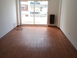 Foto 7 de RETASADO!!! - 2 AMB EXCEL UBICACION - COCINA INDEPENDIENTE