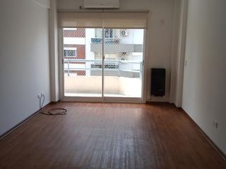 Foto 5 de RETASADO!!! - 2 AMB EXCEL UBICACION - COCINA INDEPENDIENTE