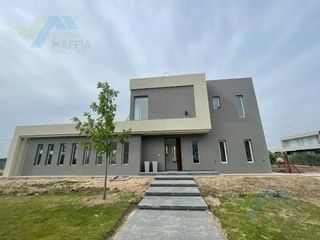 Foto 2 de Venta de Casa en Puertos  del Lago ,  Ceibos