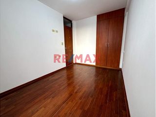 Foto 8 de Venta de Departamento vista a la calle mas Cochera Independiente! en Urb. Las Quintanas rodeado de lindos parques!
Ubicado en zona céntrica cerca de