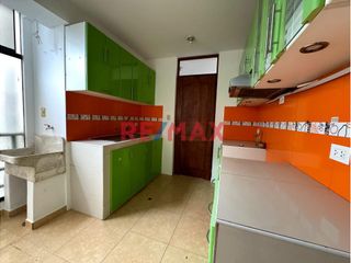 Foto 5 de Venta de Departamento vista a la calle mas Cochera Independiente! en Urb. Las Quintanas rodeado de lindos parques!
Ubicado en zona céntrica cerca de