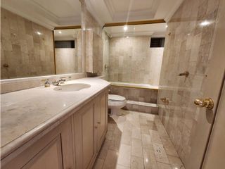 VENTA APARTAMENTO REMODELADO 344M2 3H/4B/3P/1D EL REFUGIO