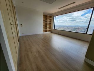 VENTA APARTAMENTO REMODELADO 344M2 3H/4B/3P/1D EL REFUGIO
