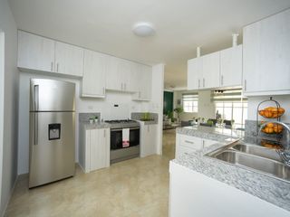 Foto 8 de Venta de Casa Modelo Marina en Urb. Casa Laguna, Samborondon, cerca de Plaza Lagos, C.C. Dorado.