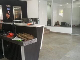 Foto 3 de oficina en arriendo/venta en officenter. Cod A3420