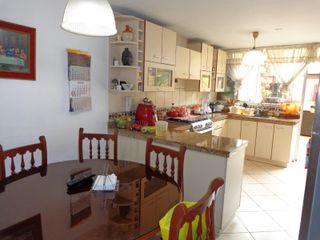 Foto 4 de SE VENDE CASA EN URB. CHAMA - SURCO