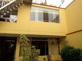 Foto 2 de SE VENDE CASA EN URB. CHAMA - SURCO