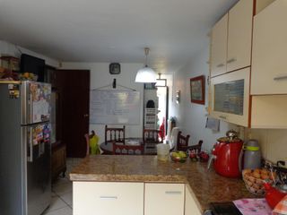 Foto 8 de SE VENDE CASA EN URB. CHAMA - SURCO