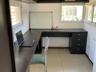 Casa en alquiler - 3 Dormitorios 4 Baños 3 Cocheras - 570Mts2 - Villa Castells, La Plata