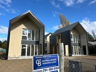 Foto 2 de Venta CASA DUPLEX 3 amb 95m2 a 200m del lago - Bariloche -