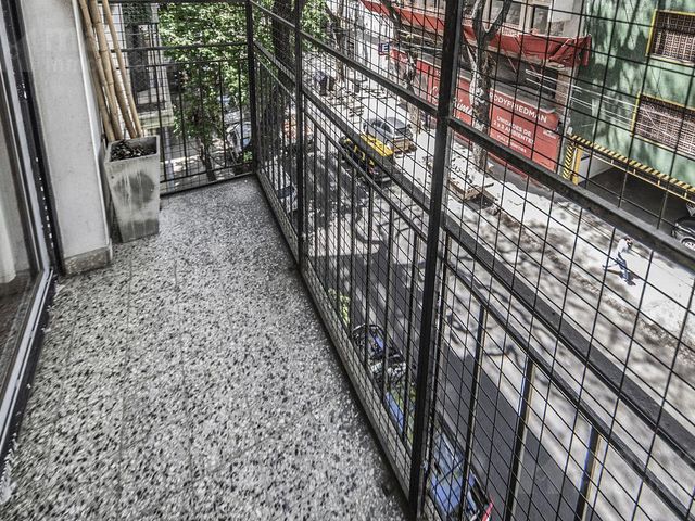 3 ambientes a la calle con balcón luminoso en venta en Belgrano