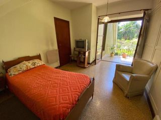 Casa con Departamento en venta en Quilmes Centro
