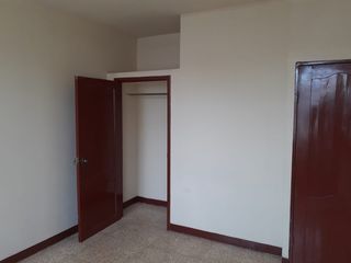 Foto 11 de VENDO CASA EN LA CIUDADELA FERROVIARIA