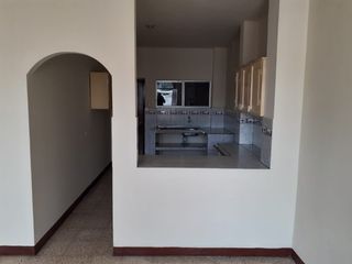 Foto 10 de VENDO CASA EN LA CIUDADELA FERROVIARIA