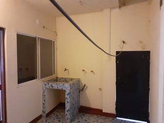 Foto 8 de VENDO CASA EN LA CIUDADELA FERROVIARIA