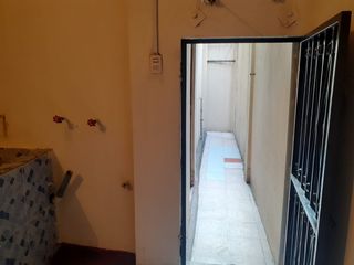 Foto 2 de VENDO CASA EN LA CIUDADELA FERROVIARIA