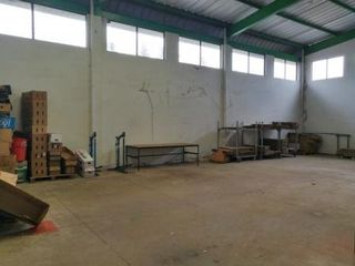 Foto 2 de VENTA BODEGA INDUSTRIAL EN TABACUNDO CON ANDENES PARA CAMIONES.