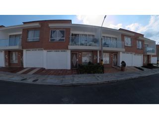 Foto 1 de VENTA CASA 147 mts2 LA CEJA SECTOR MADEIRA - D