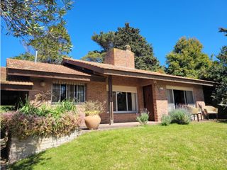 Foto 1 de Casa en Venta - Zona Golf - Construcción Solida - Cercana al Mar