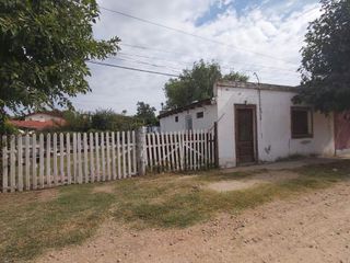 Casa -mas departamento y local en Salvador Maria, partido de Lobos
