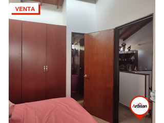 Foto 6 de AMPLIA CASA DE 3 NIVELES DE (210 M2) EN EXCELENTE SECTOR RESIDENCIAL