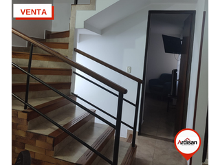 Foto 9 de AMPLIA CASA DE 3 NIVELES DE (210 M2) EN EXCELENTE SECTOR RESIDENCIAL