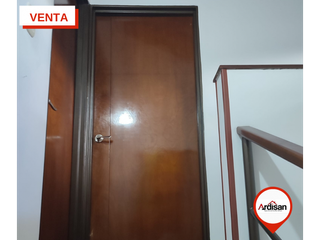 Foto 12 de AMPLIA CASA DE 3 NIVELES DE (210 M2) EN EXCELENTE SECTOR RESIDENCIAL