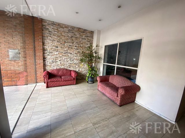 Alquiler departamento 3 ambientes con balcón en Avellaneda (31160)