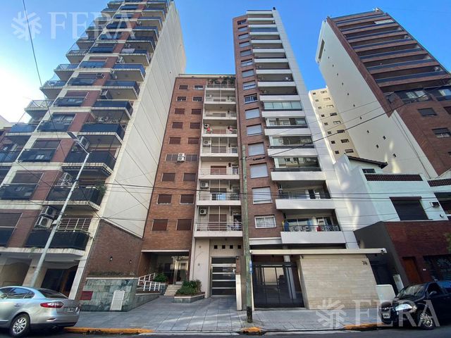 Alquiler departamento 3 ambientes con balcón en Avellaneda (31160)