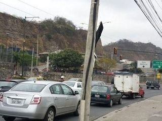 AV CARLOS JULIO AROSEMENA vendo terreno comercial 3.670m2 con bodegas