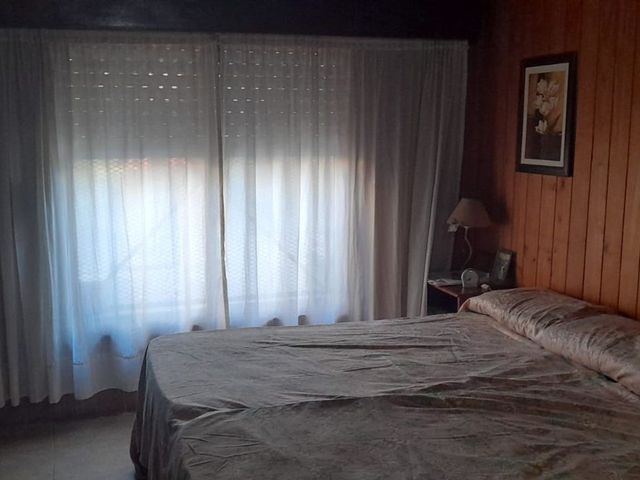 CASA S.LOTE PROPIO, COCHERA P. DOS AUTOS Y JARDIN