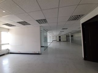 Foto 20 de oficina en arriendo/venta en las nieves. Cod V1191