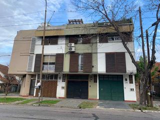 Foto 1 de Triplex en venta en Quilmes Residencial