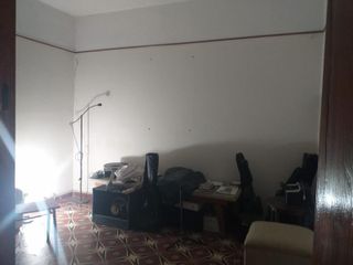 Foto 4 de Venta Casa a Reciclar 2 dormitorios en Alberdi U$S135.000.