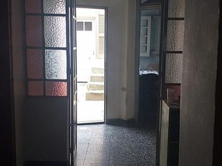 Foto 3 de Venta Casa a Reciclar 2 dormitorios en Alberdi U$S135.000.