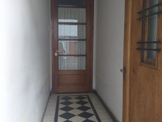 Foto 1 de Venta Casa a Reciclar 2 dormitorios en Alberdi U$S135.000.