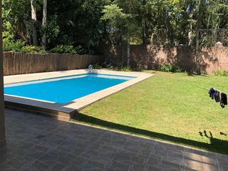 Foto 7 de Excelente casa en barrio La Escondida